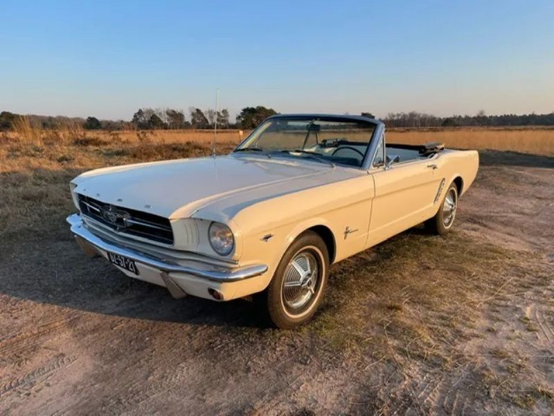1_classicos_trouwauto_huren_witte_mustang
