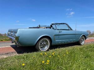 classicos_blauwe_mustang_trouwauto